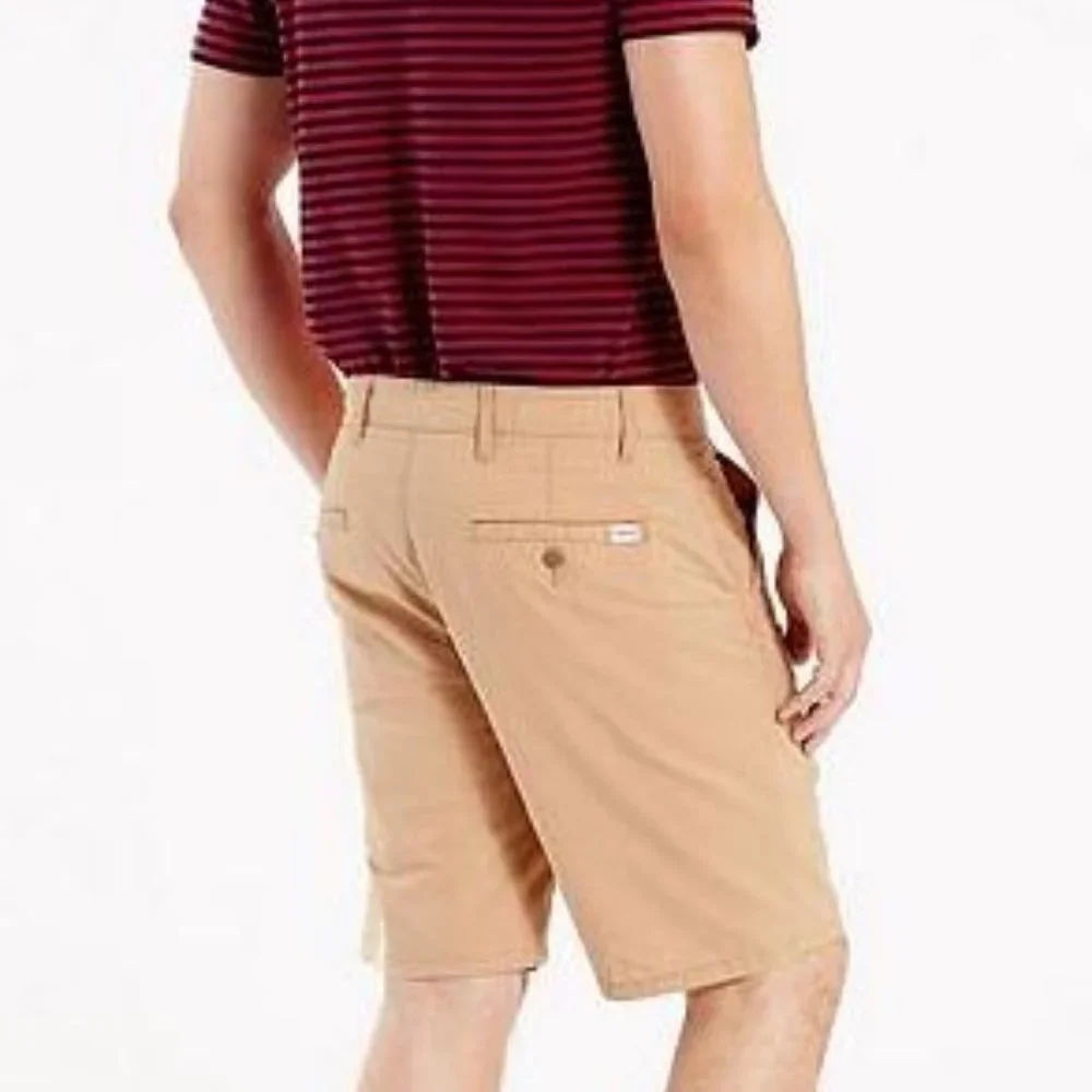 Levi's Shorts Khaki 32 or 38 Chinos New